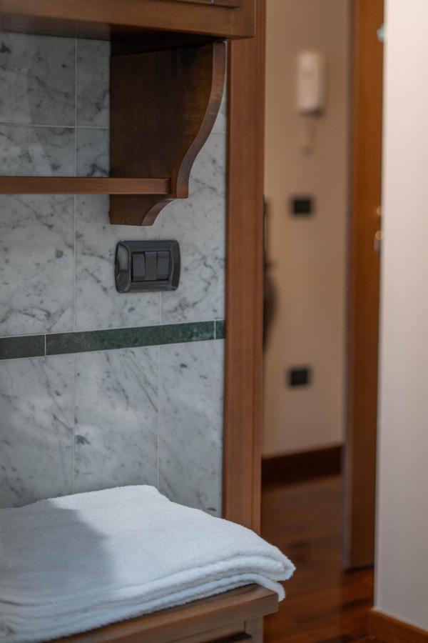 Napule...E Apartments Peschiera del Garda Eksteriør billede