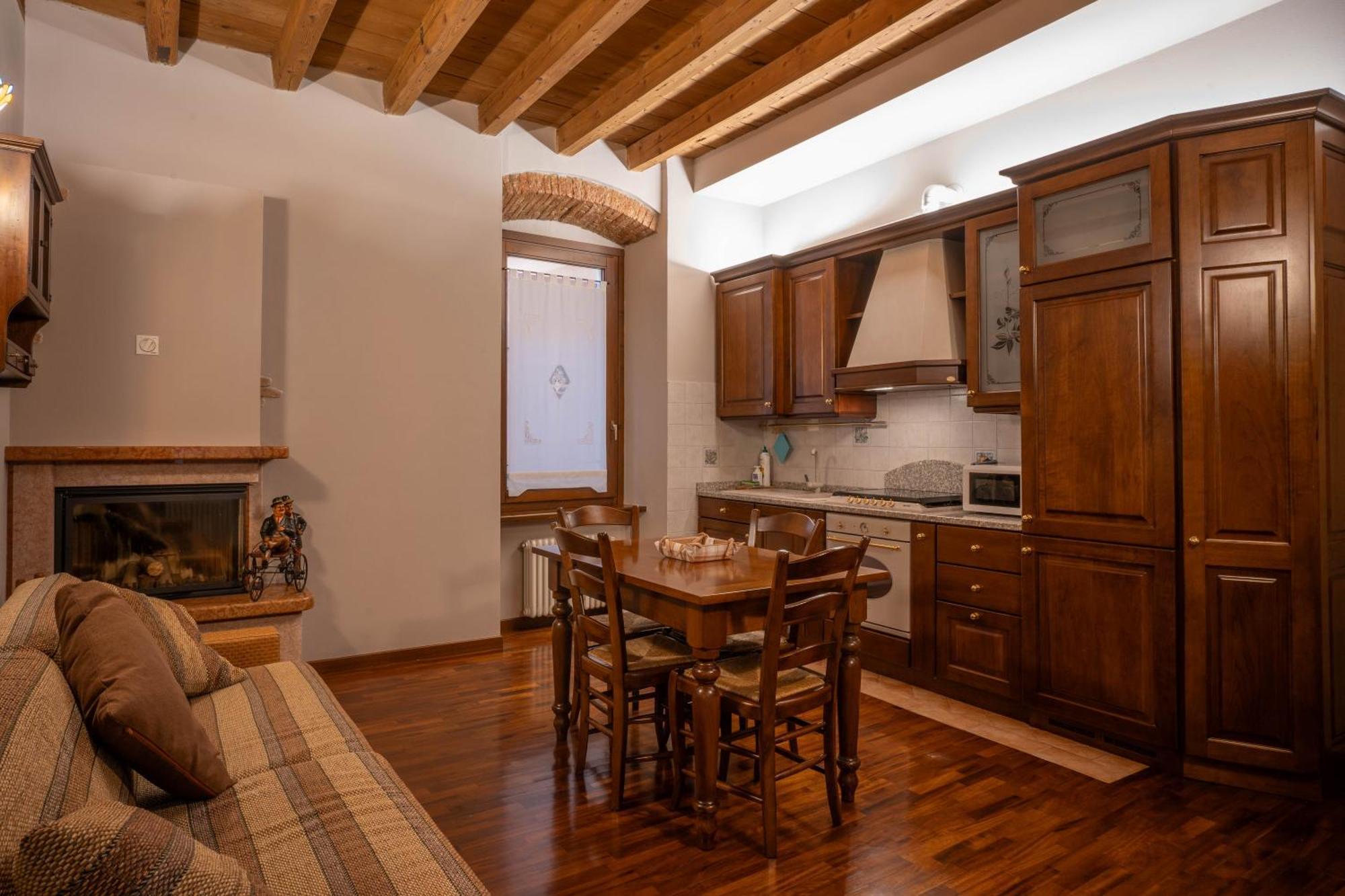 Napule...E Apartments Peschiera del Garda Eksteriør billede